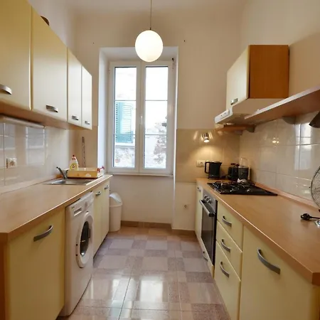 Apartment Carera