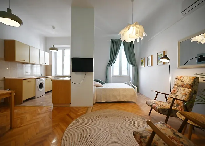 Carera * Ρόβινι