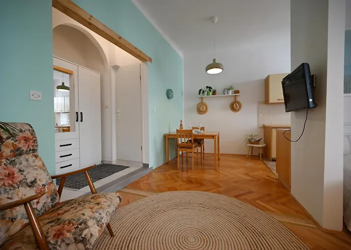 Carera Διαμέρισμα *